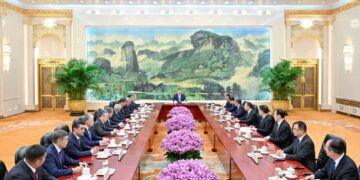 Xi meets heads of foreign delegations attending SCO council of foreign ministers meeting