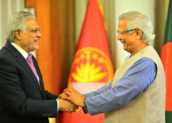 Dar, Yunus Discuss Regional Cooperation in Dhaka