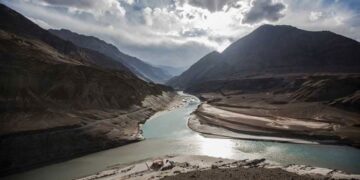 India Issues Flood Alert to Pakistan, First Contact Since May Conflict