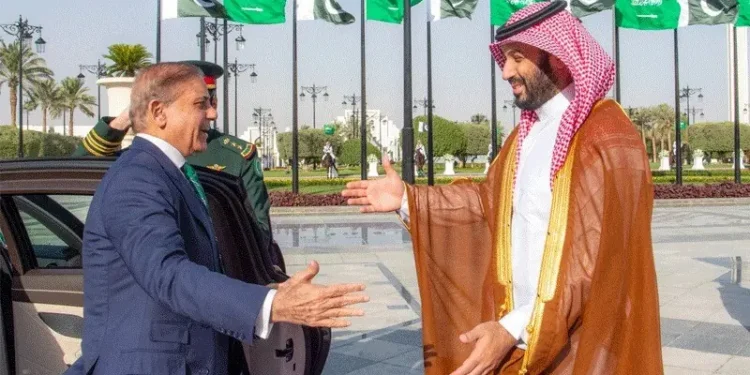 Pakistan-Saudi Defence Pact Sparks Regional Reactions, Interest from Other States