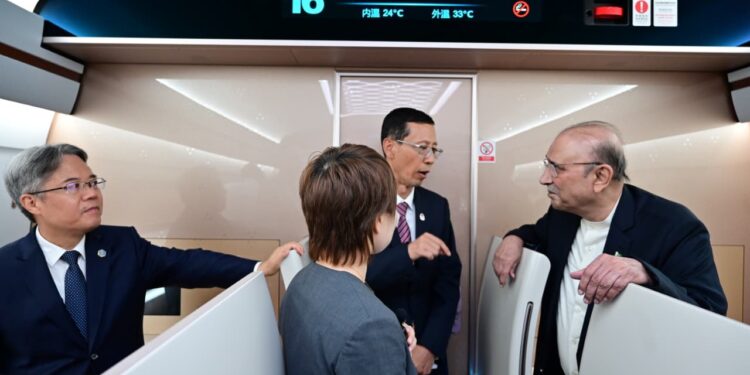 President Zardari Travels on China’s High-Speed Rail, Praises Sustainable Transport Innovations