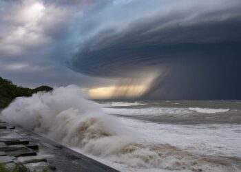 Hong Kong Shuts Down as Super Typhoon Ragasa Approaches