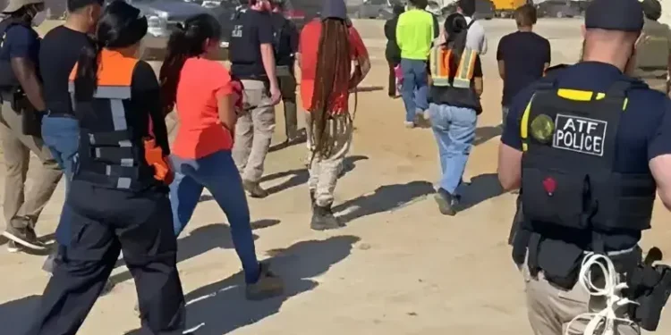 Over 300 South Koreans Detained in US Immigration Raid on Hyundai Battery Plant