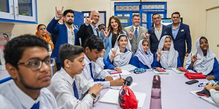 U.S. Diplomat Highlights Economic, Security, and Social Partnerships During Karachi Visit