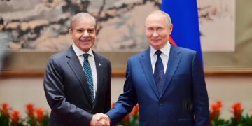 PM Shehbaz, President Putin Vow to Strengthen Pakistan-Russia Ties in Beijing