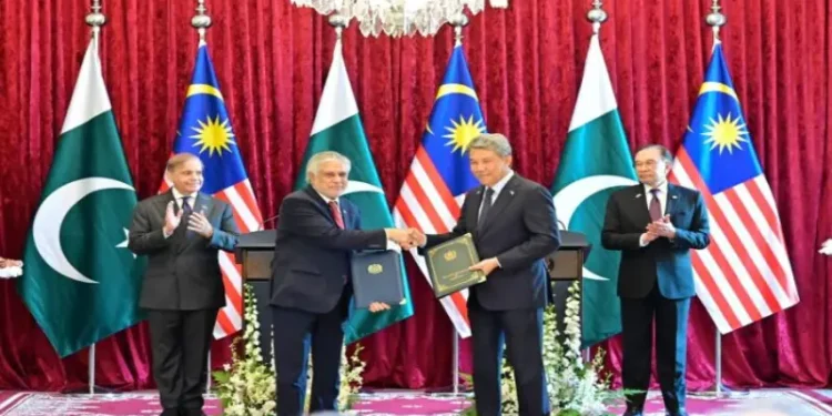 Pakistan and Malaysia sign six agreements to boost bilateral cooperation