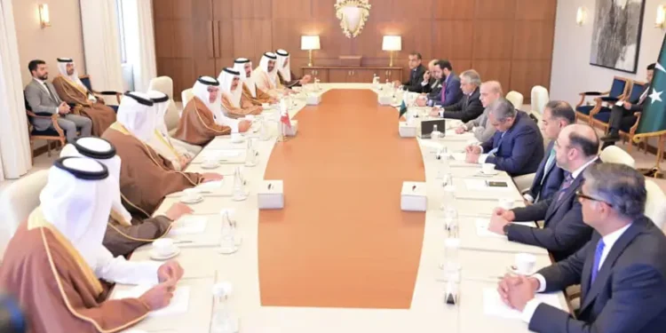 PM Shehbaz Sharif Holds Delegation-Level Talks with Bahrain Leadership in Manama