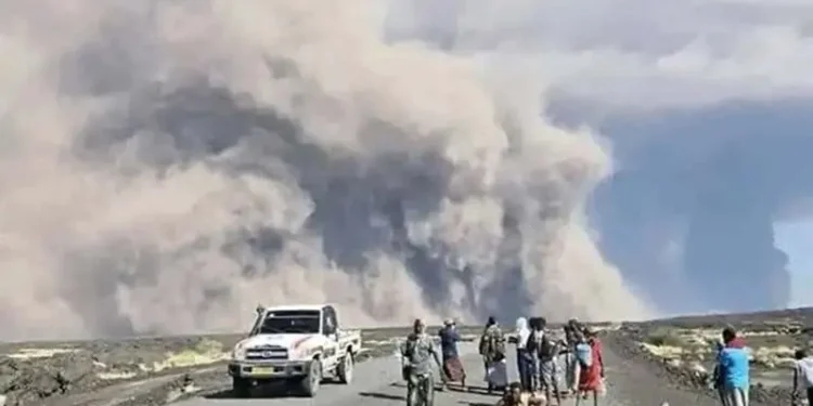 Ash Cloud From Ethiopia Volcano Expected to Pass Over Arabian Sea Toward Southern Pakistan