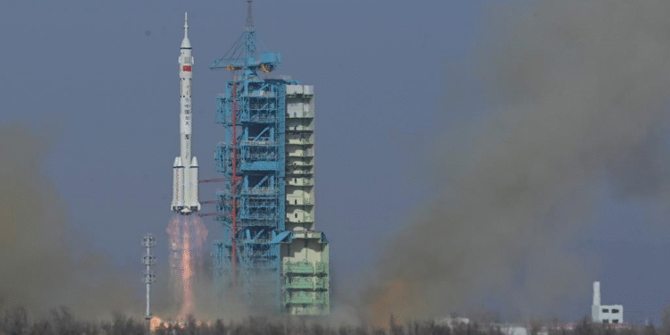China successfully launches Shenzhou-22 spacecraft
