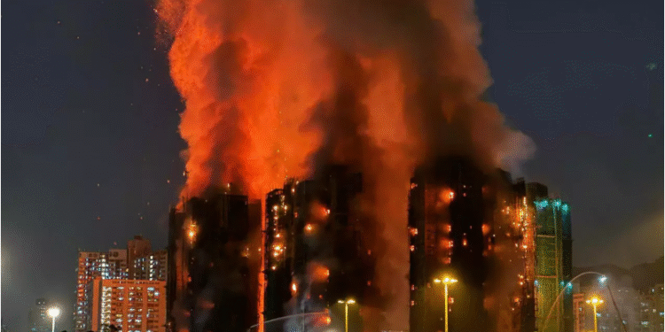 A major fire engulfs several apartment blocks in Hong Kong with at least 44 people killed © Yan ZHAO / AFP