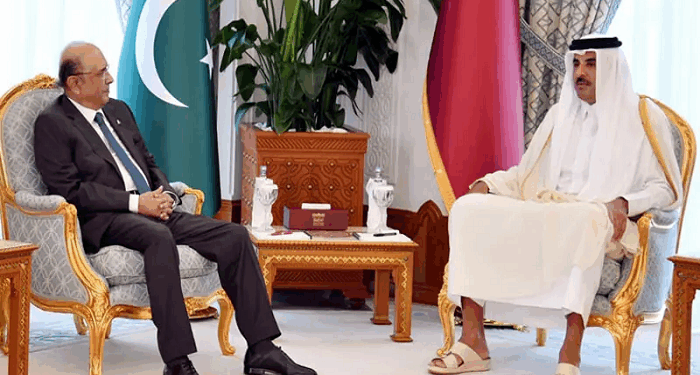 President Asif Ali Zardari met with Qatari Emir Sheikh Tamim bin Hamad al-Thani in Doha