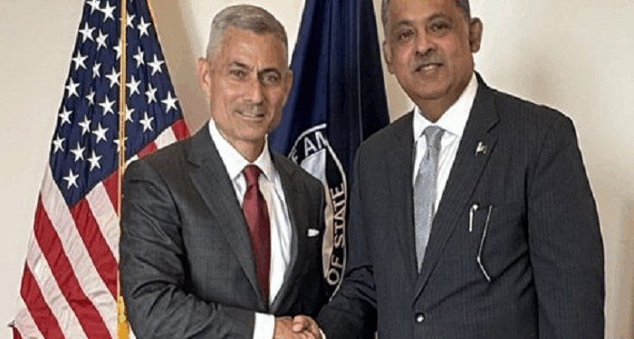 US Assistant Secretary of State for South and Central Asian Affairs S. Paul Kapur (L) meets Pakistan’s Ambassador to the US Rizwan Saeed Sheikh (R) in Washington on Nov 8, 2025