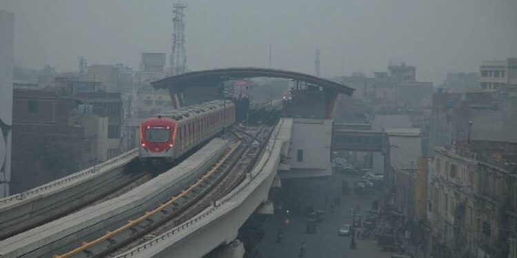 Punjab Choked by Smog as Lahore Ranks Second Most Polluted City Globally