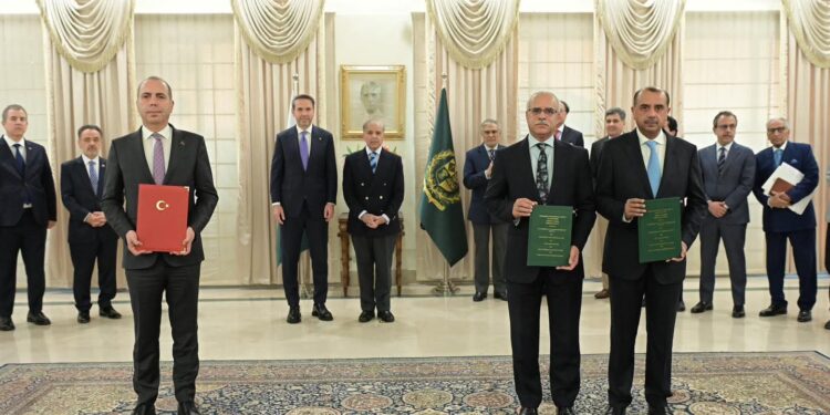 Pakistan, Türkiye deepen energy partnership with new agreements and strategic talks