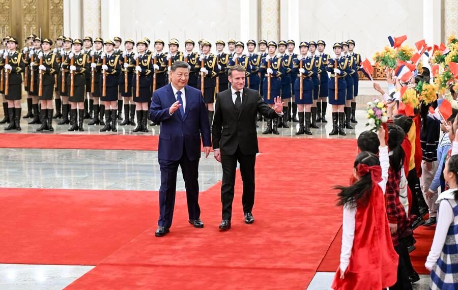 Chinese, French leaders vow to strengthen bilateral cooperation