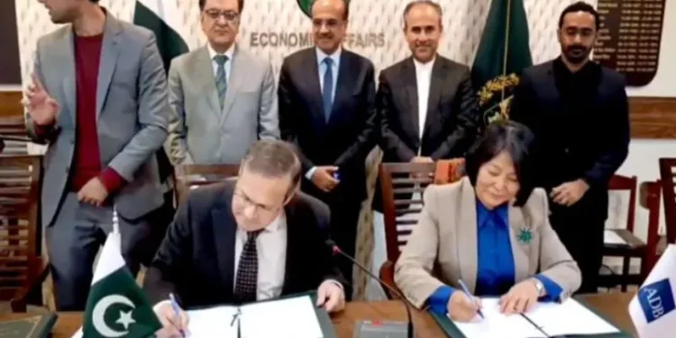 Pakistan, ADB sign $61.8 million agreements for connectivity, urban transport and water projects