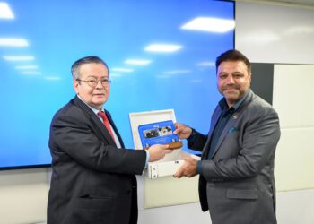 French Diplomats visit Schlumberger Pakistan to explore energy collaboration