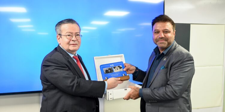 French Diplomats visit Schlumberger Pakistan to explore energy collaboration