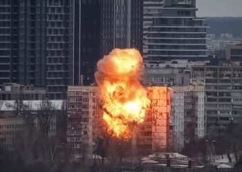 Russian drones, missiles pound Ukraine ahead of Zelenskyy-Trump meeting