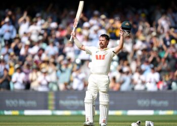 Australia’s Travis head blazes unbeaten 142 as Ashes hopes fade for England