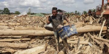 Indonesia flood death toll tops 1,000 as rescue operations continue