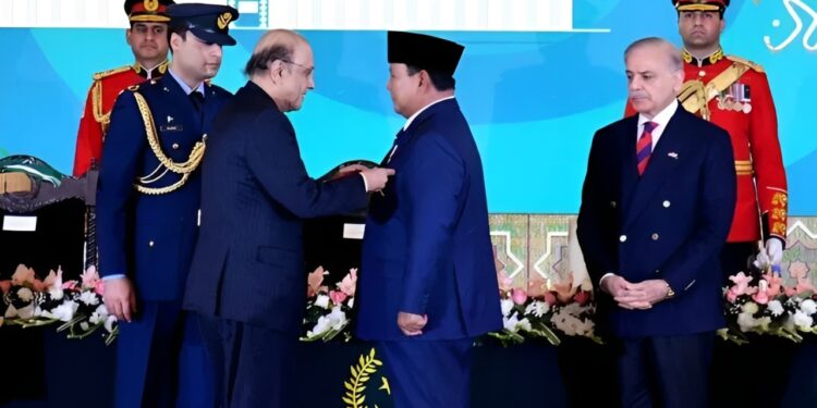 President Zardari confers Nishan-e-Pakistan upon Indonesian President