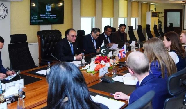 Pakistan and UK resume development talks after eight years