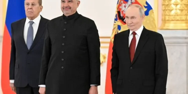 Putin Calls Pakistan-Russia Ties Mutually Beneficial, Vows Closer Cooperation