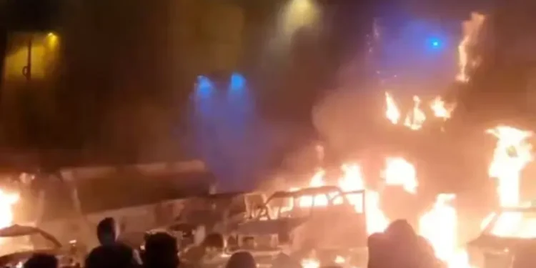 Fresh Anti-Government Protests Sweep Iranian Cities Amid Internet Blackout, Death Toll Reaches 65