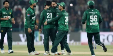 Pakistan Beat Australia by 22 Runs in First T20I as Saim Ayub Shines at Gaddafi Stadium