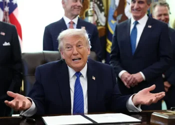 Trump Says Iran Appears Willing to Negotiate as U.S. Military Fleet Nears Region