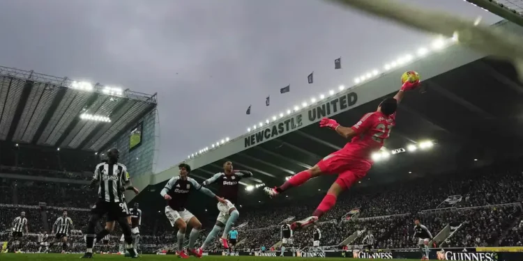 Arsenal Title Nerves Grow After Shock Home Defeat to Manchester United