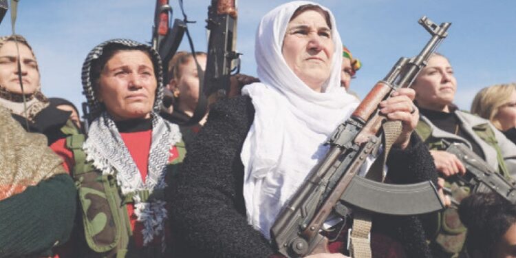 US Begins Transfer of IS Detainees from Syria to Iraq