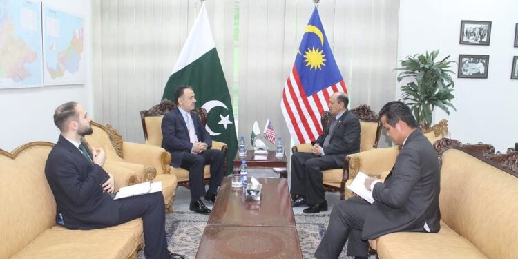 Turkish Ambassador Meets Malaysian High Commissioner: Discuss Trilateral Cooperation with Pakistan
