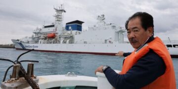 Fearing China clash, Japan asks fishermen to avoid flashpoint islands