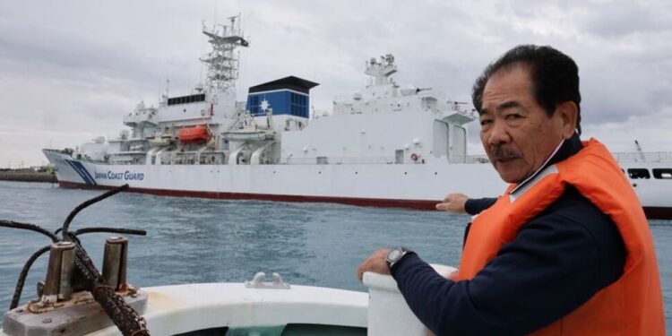 Fearing China clash, Japan asks fishermen to avoid flashpoint islands