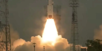 Indian rocket loses control after lift-off in fresh blow to country’s space agency