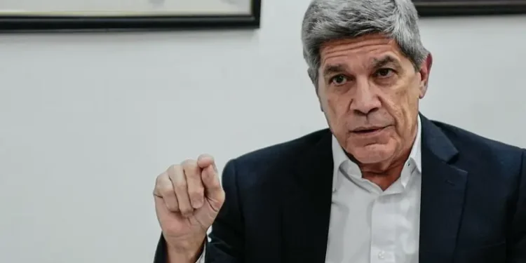 Cuba confirms ‘communications’ with US, but says no negotiations yet