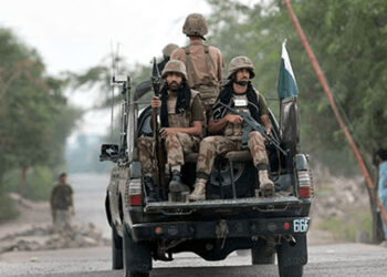 Pakistani security forces hunt militants behind weekend attacks