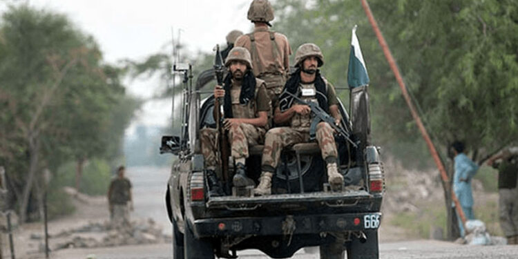Pakistani security forces hunt militants behind weekend attacks