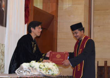 Thai Ambassador Presides Over Ceremony Honoring Thai Graduates in Islamabad