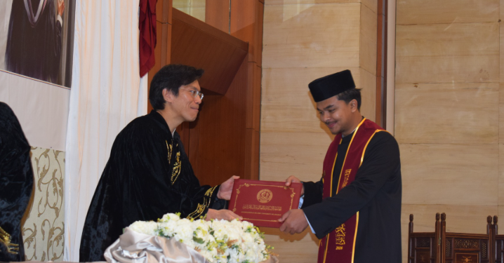 Thai Ambassador Presides Over Ceremony Honoring Thai Graduates in Islamabad