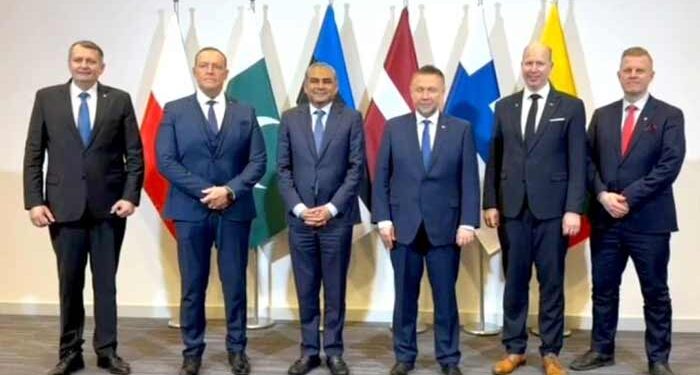 Six-nation conference in Warsaw applauds Pakistan’s crackdown on illegal migration