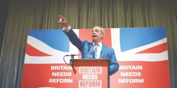 Nigel Farage Sparks Controversy with Call to Ban Mass Muslim Prayers at UK Historic Sites