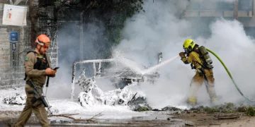 Iran Launches Coordinated Missile and Drone Attacks on US Bases Amid Ongoing Regional Conflict