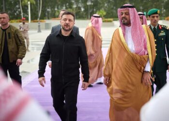 Zelensky Visits Saudi Arabia as Gulf Eyes Ukrainian Drone Defence Technology