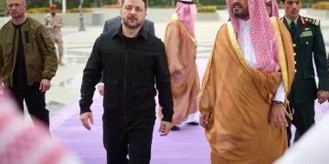 Zelensky Visits Saudi Arabia as Gulf Eyes Ukrainian Drone Defence Technology