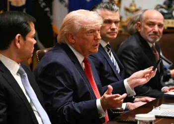 Trump Denies Desperation for Iran Deal, Mixes Threats with Diplomacy