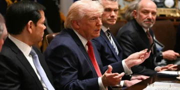 Trump Denies Desperation for Iran Deal, Mixes Threats with Diplomacy