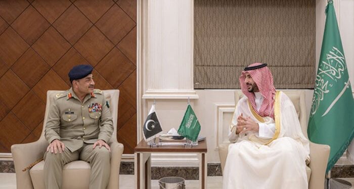 CDF Munir, Saudi defence minister discuss measures to halt Iranian attacks on kingdom
